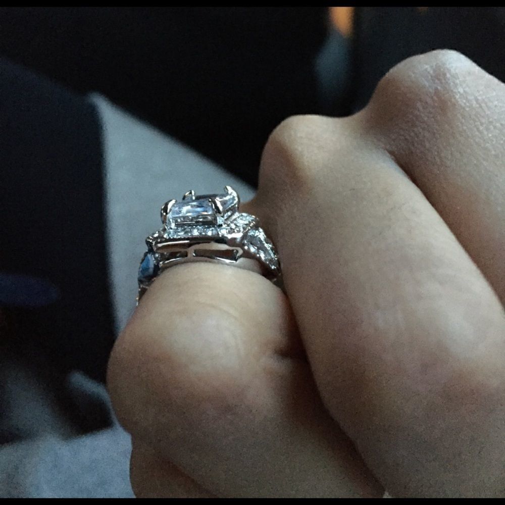 10ct Silver Plated Lab Diamond Princess Cut ring - Picture 4 of 4